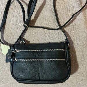 New Genuine Leather Pebbled Black Crossbody Zippered Bag w Shoulder Strap w Tags